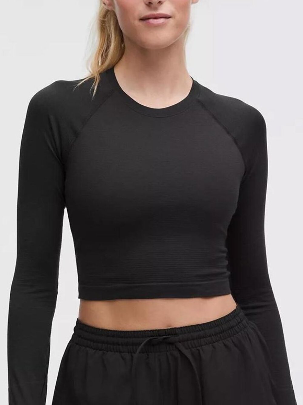 Lululemon Swiftly Tech Long Sleeve Crop Top in black, 6